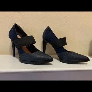 Womens SIMPLY VERA by VERA WANG Navy blue high heel shoes Sz 8.5 NWOT